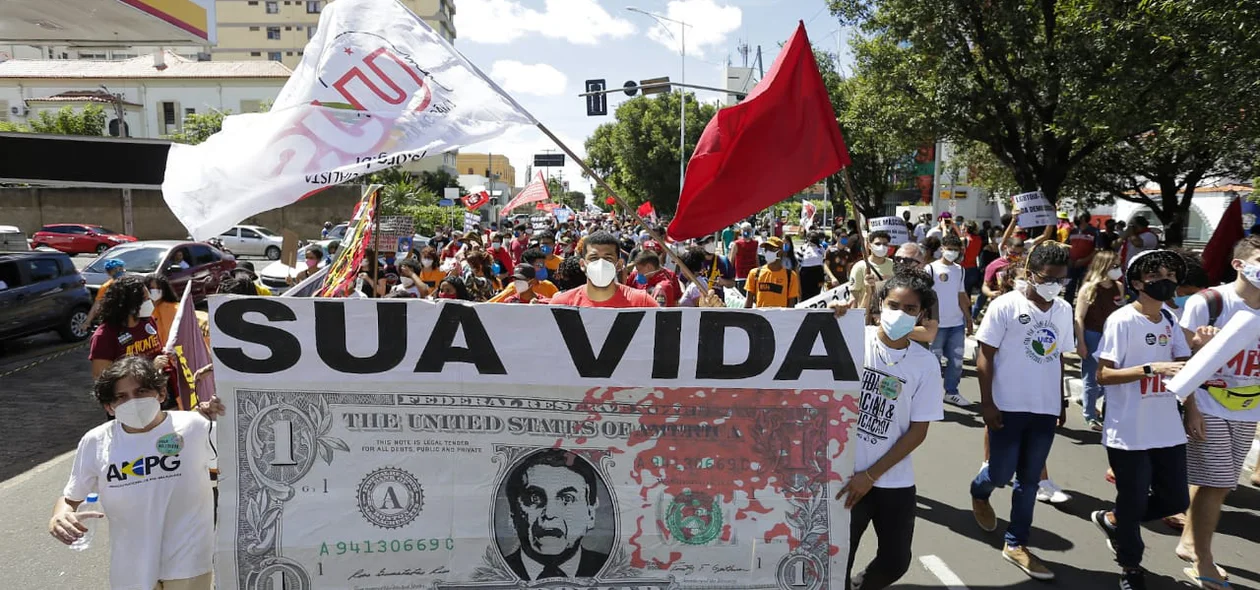 Ato contra Bolsonaro ocorreu no centro da capital neste sábado