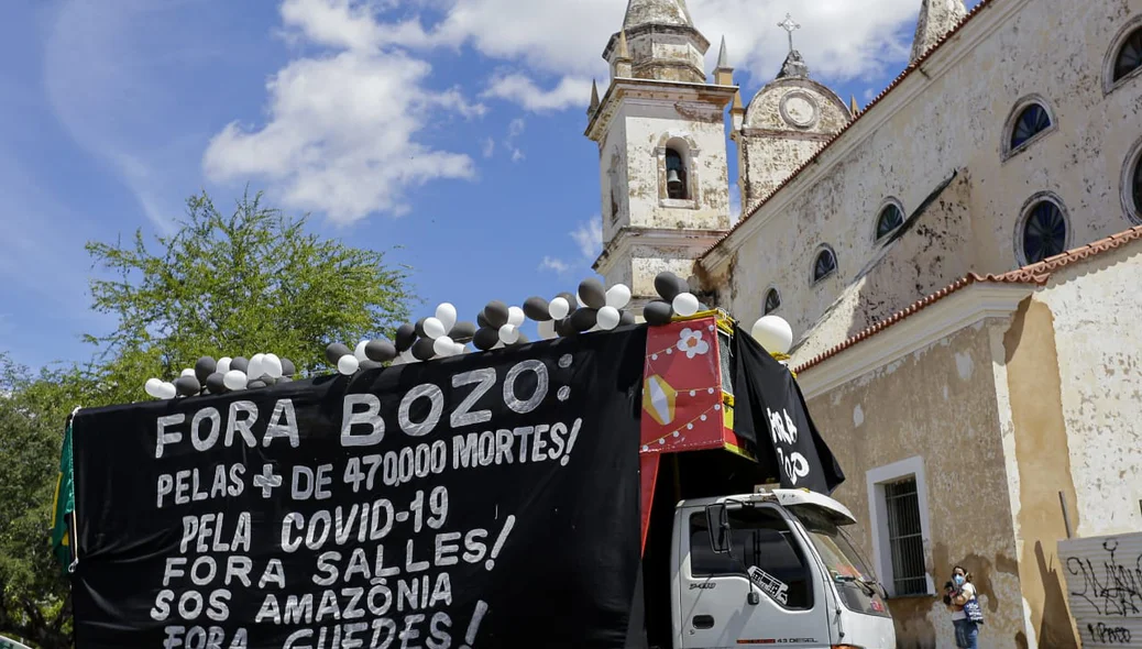 Ato contra Bolsonaro ocorreu no centro da capital neste sábado
