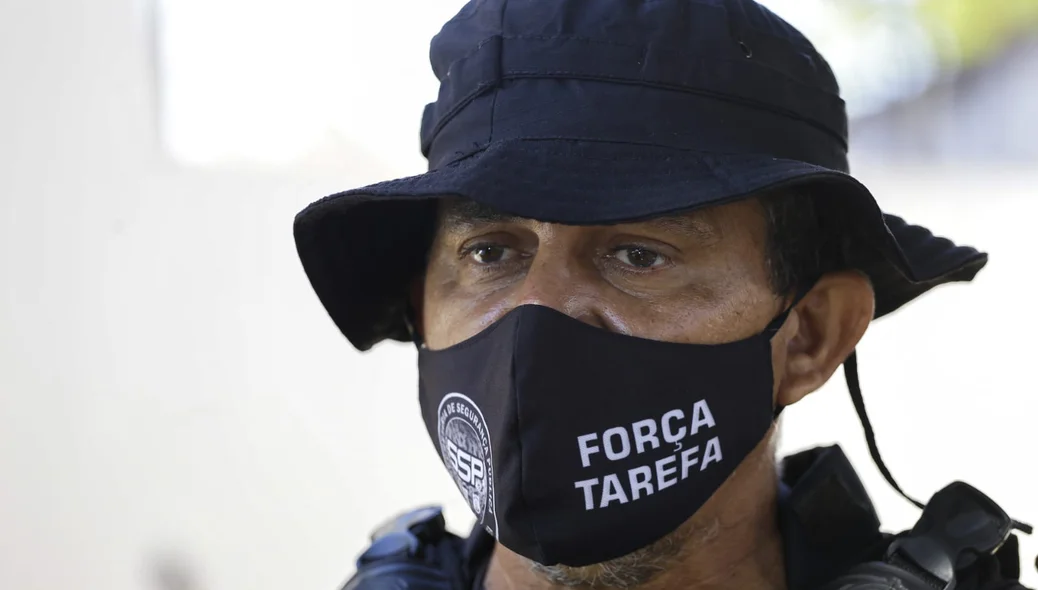 Barbosa, Policial da Força Tarefa