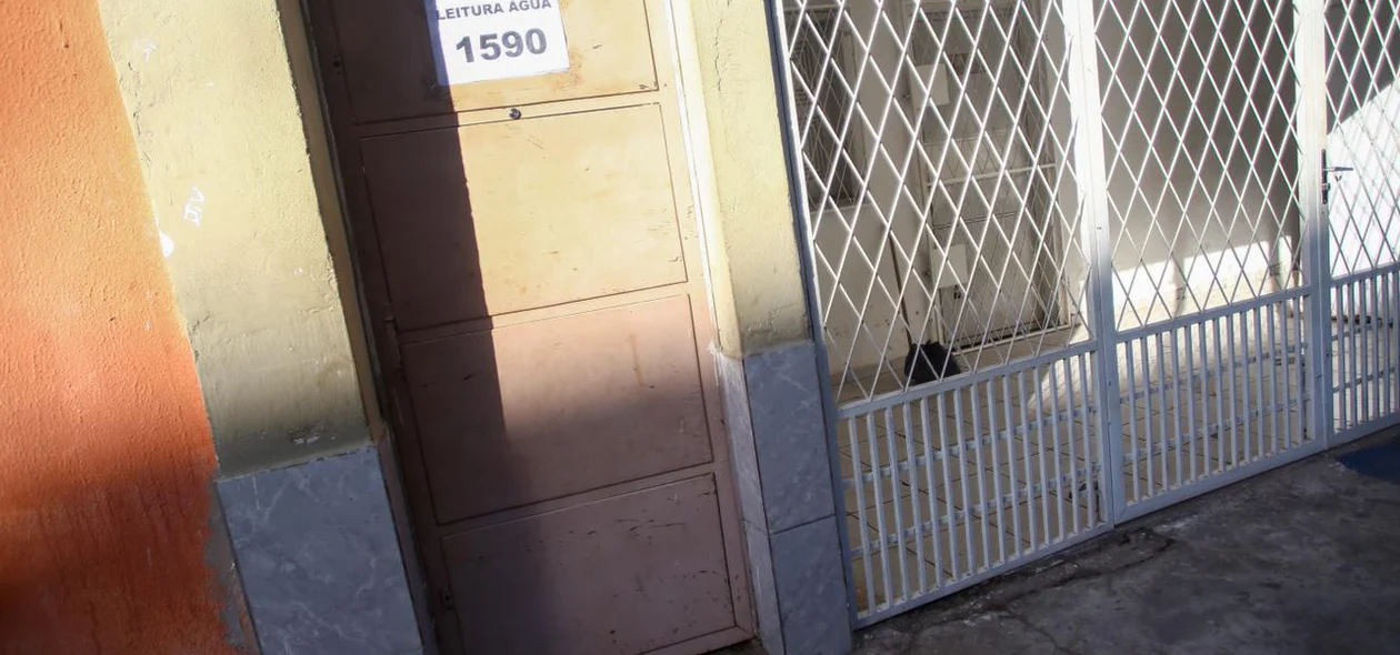 Residência onde o jovem foi executado