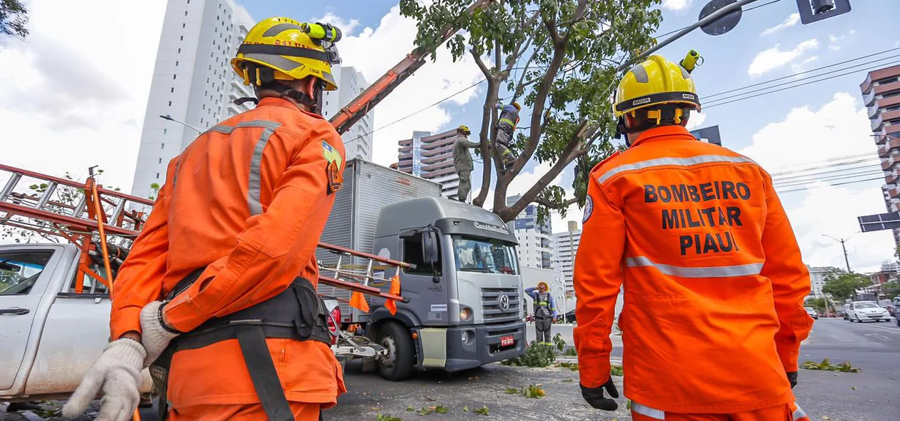 Bombeiros foram acionados