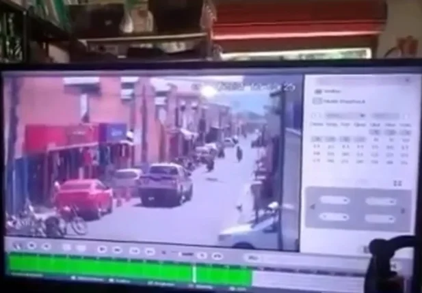Câmera flagra cliclista sendo atropelado por viatura da Guarda Municipal de Teresina
