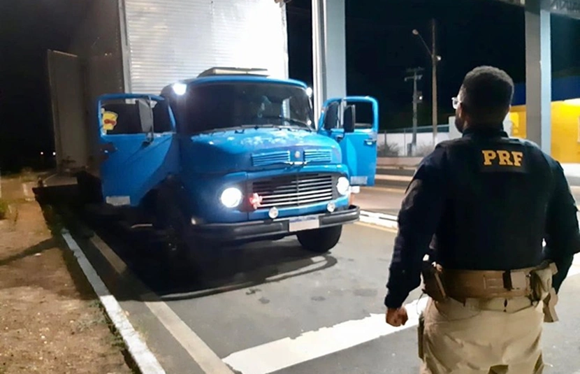 Caminhoneiro é flagrado com comprimidos de rebite na BR 316