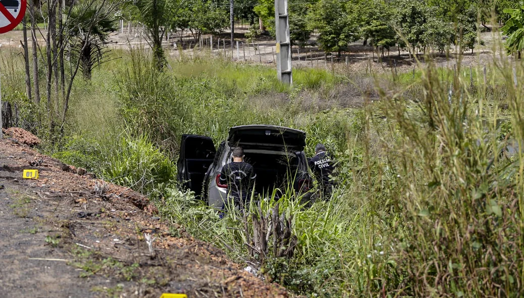 Carro dos suspeitos
