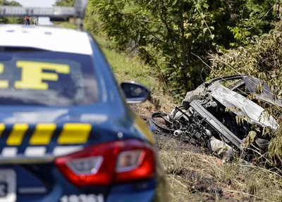 Carro pegou fogo após o acidente