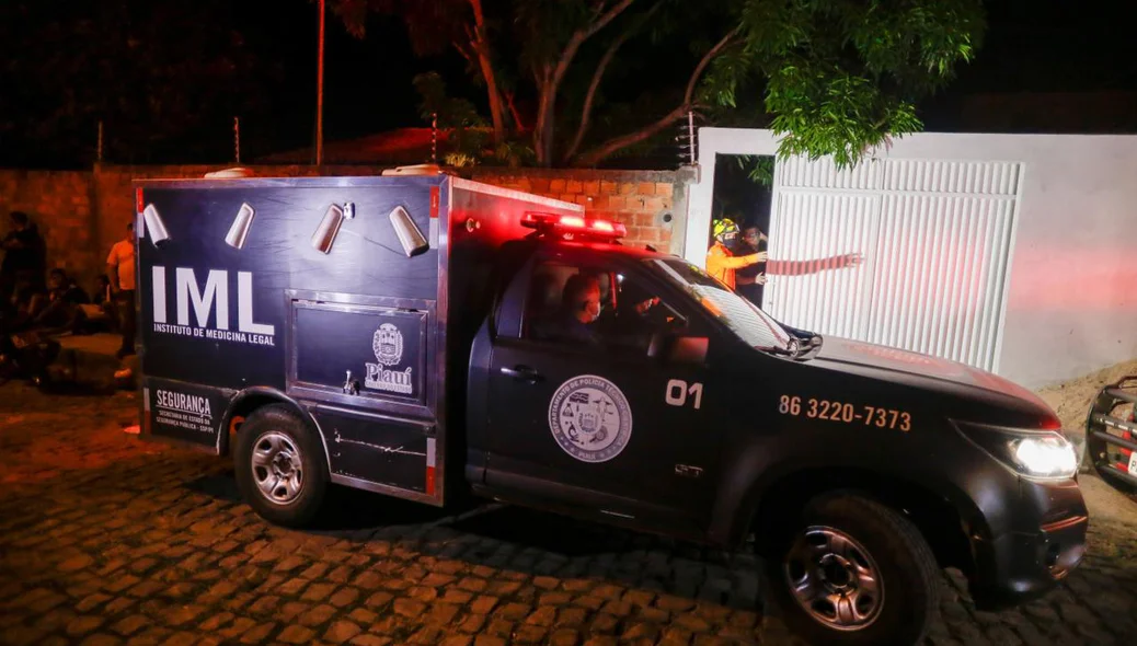 Carro tumba do IML