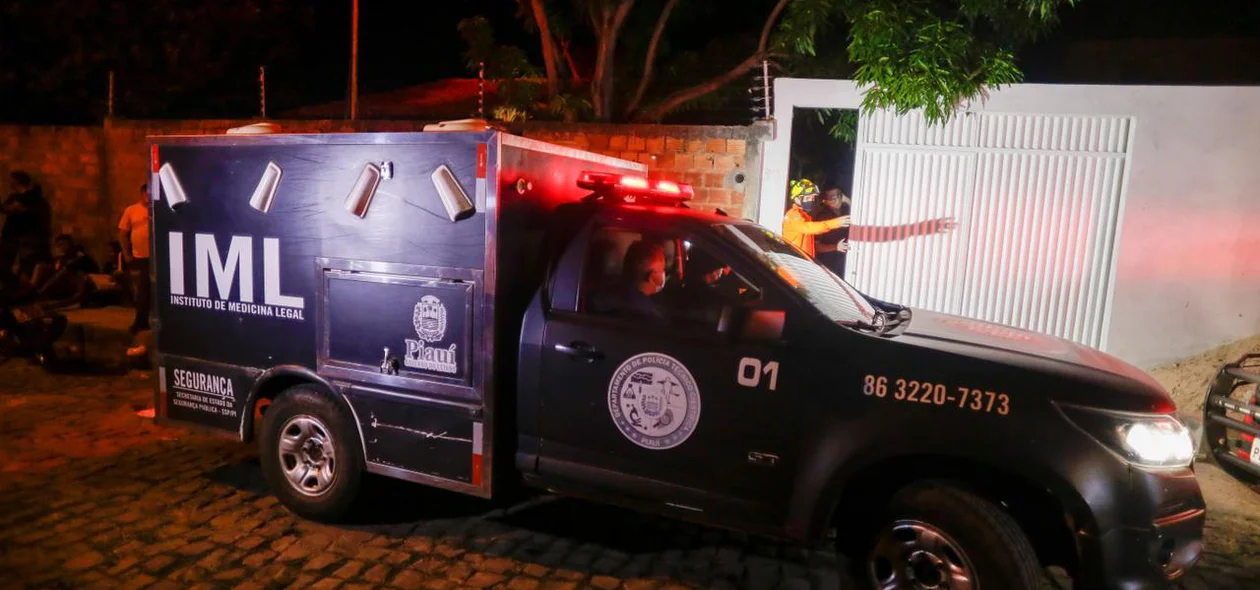 Carro tumba do IML