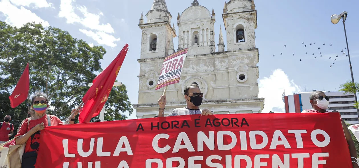 Cartaz pedindo apoio a candidatura de Lula