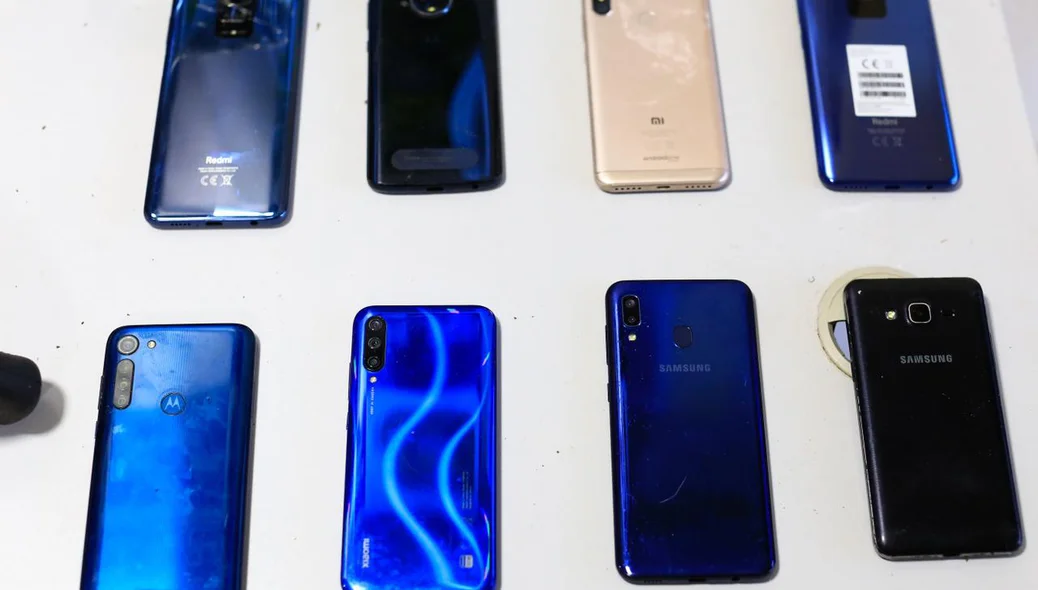 Celulares apreendidos com os acusados