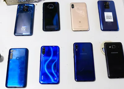 Celulares apreendidos com os acusados