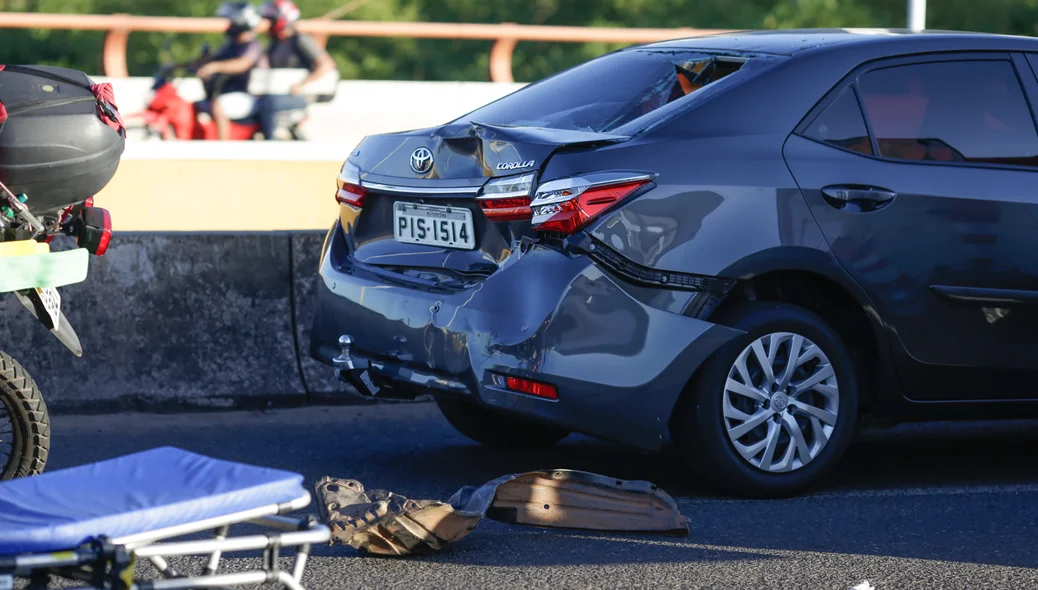 Colisão na traseira do Corolla