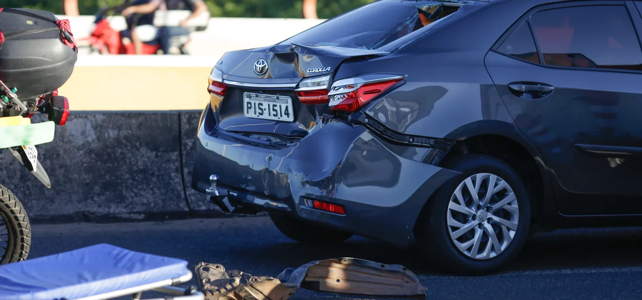 Colisão na traseira do Corolla