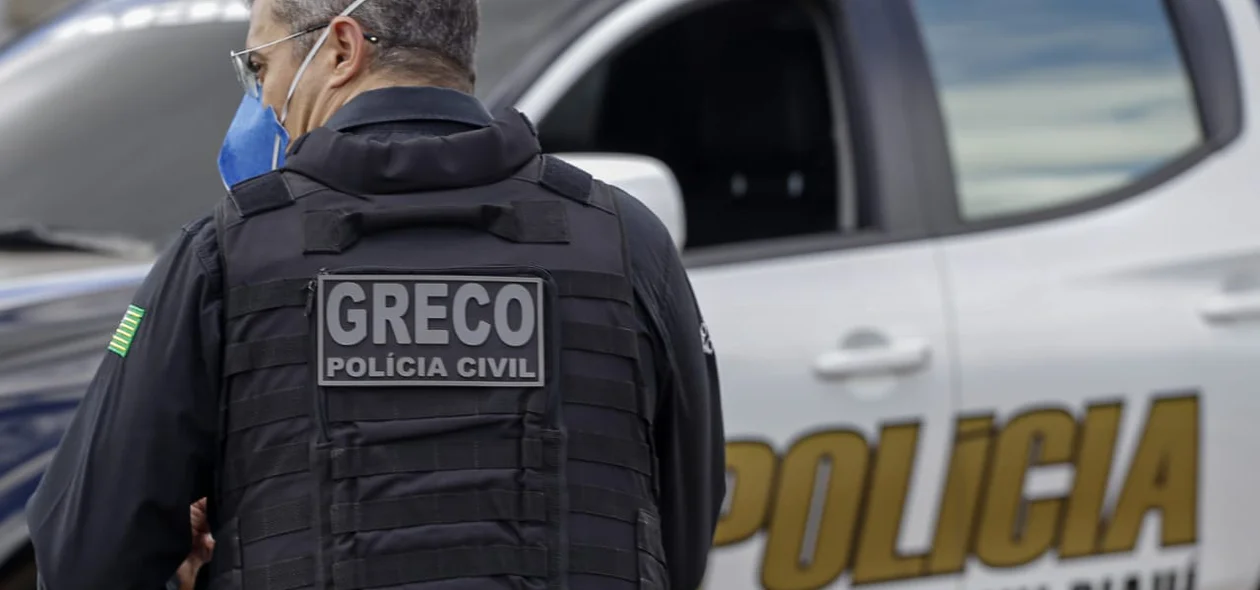 Delegado Tales no local da ocorrência