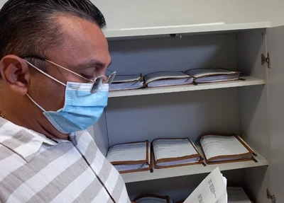 Dudu com os documentos da CPI
