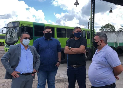 Dudu visita garagens de ônibus de Teresina