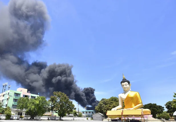 Explosão em fábrica de plástico deixa um morto e 27 feridos na Tailândia