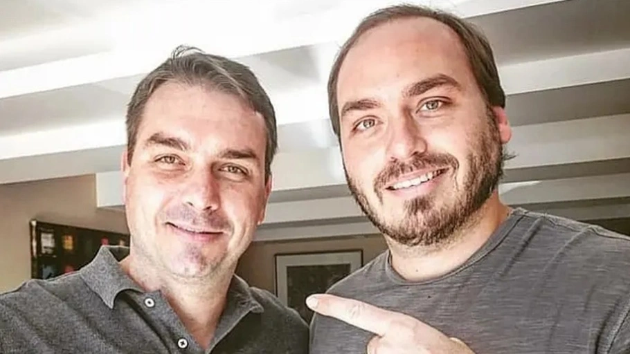 Flávio e Carlso Bolsonaro