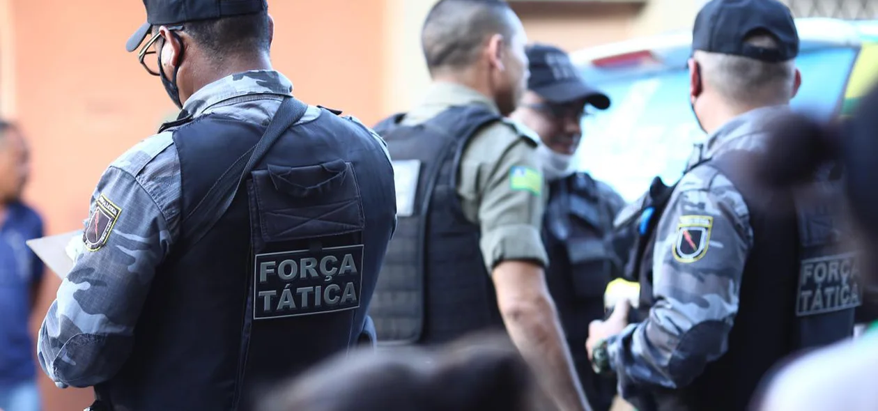 Força Tática fazendo o levantamento da ocorrência