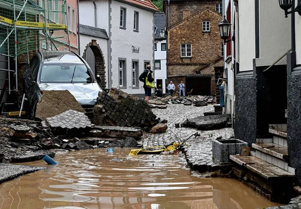Fortes chuvas deixam mortos e desaparecidos na Alemanha