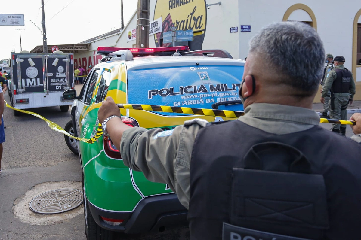 Idoso é morto com quatro tiros enquanto trabalhava no centro de Teresina
