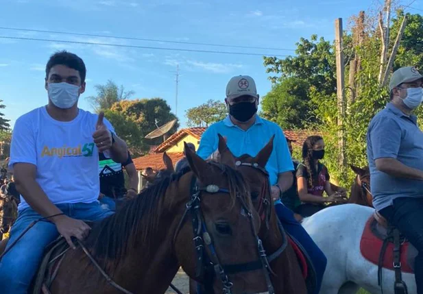 Joáo Mádison em Angical ao lado do prefeito