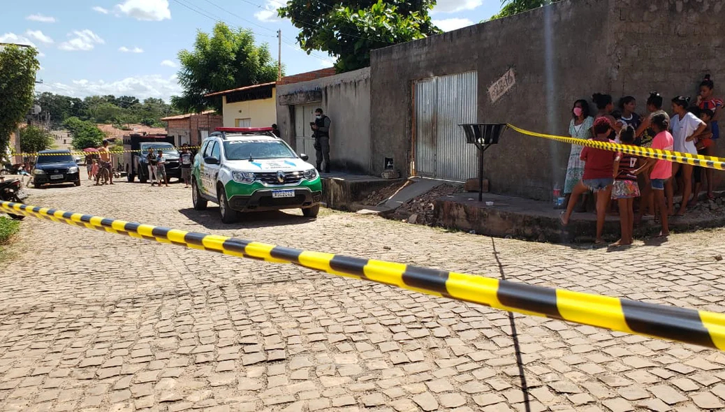 Local do crime foi isolado pela Polícia Militar