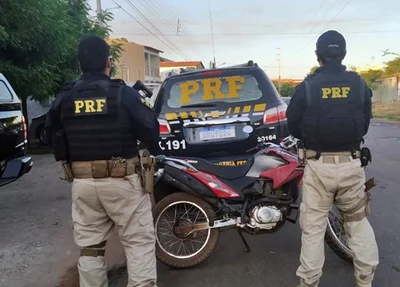 Motocicleta apreendida pela PRF