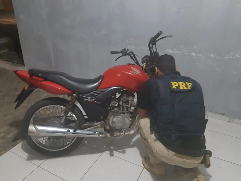 Motocicleta roubada apreendida em Luís Correia