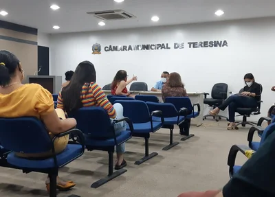 Mulheres denunciam secretário do PT