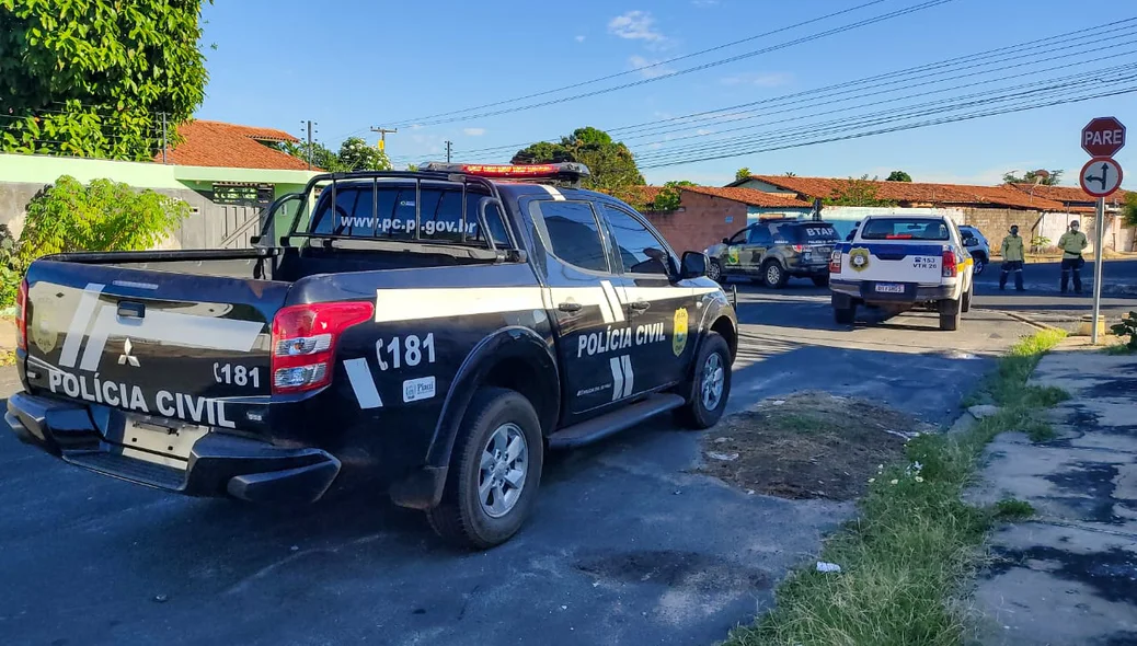 Policia Civil durante operação Petróleo Real
