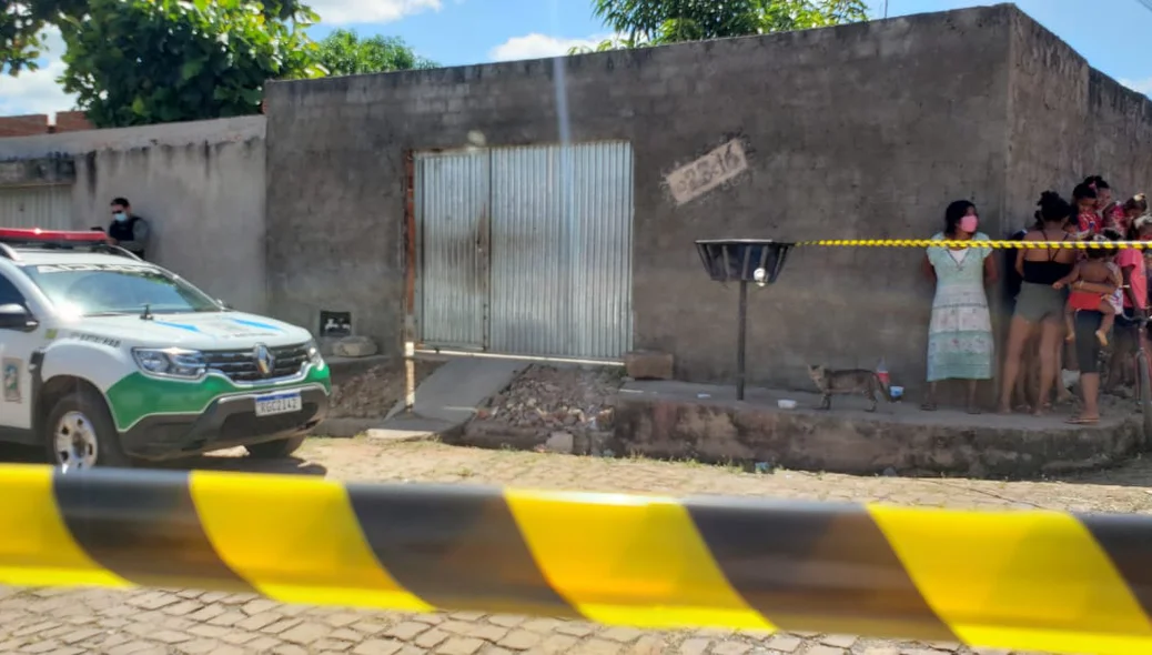 Polícia Militar isolou o local do crime