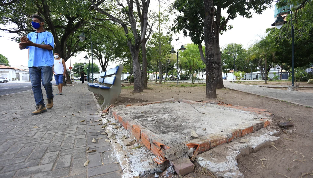 Praça fica localizada na zona leste de Teresina