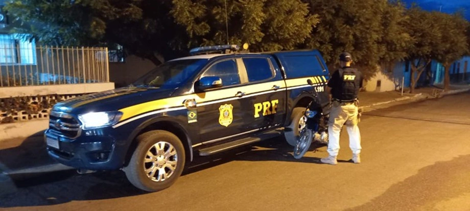 PRF prende mulher em Ipiranga do Piauí