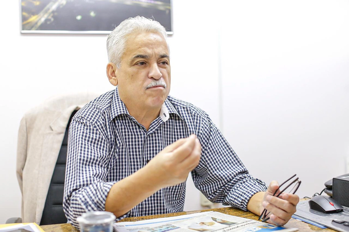 Secretário de Finanças, Robert Rios