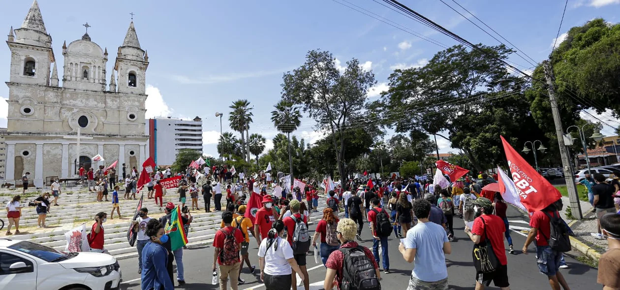 Várias pessoas participaram da manifestação