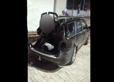 Veículo ficou destruído em acidente na Avenida Nossa Senhora de Fátima