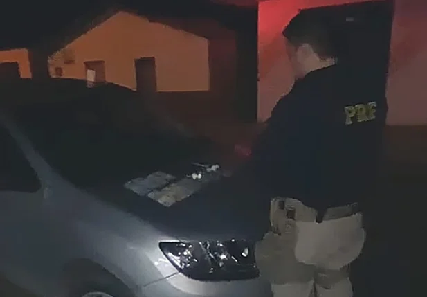 Veículo que os ocupantes conduziam