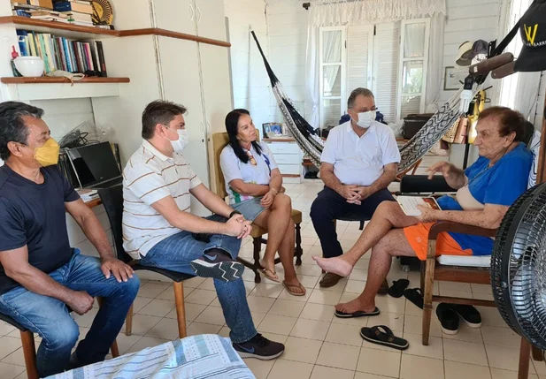 Visita de Florentino Neto ao prefeito Mão Santa