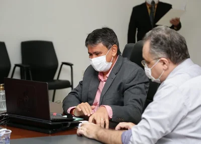 Wellington Dias inaugura projeto