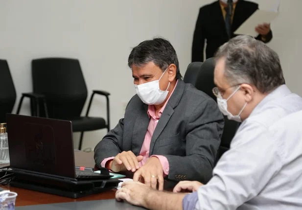 Wellington Dias inaugura projeto