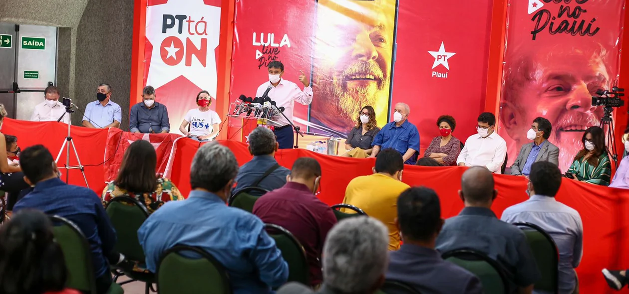 A coletiva com Lula aconteceu nesta tarde