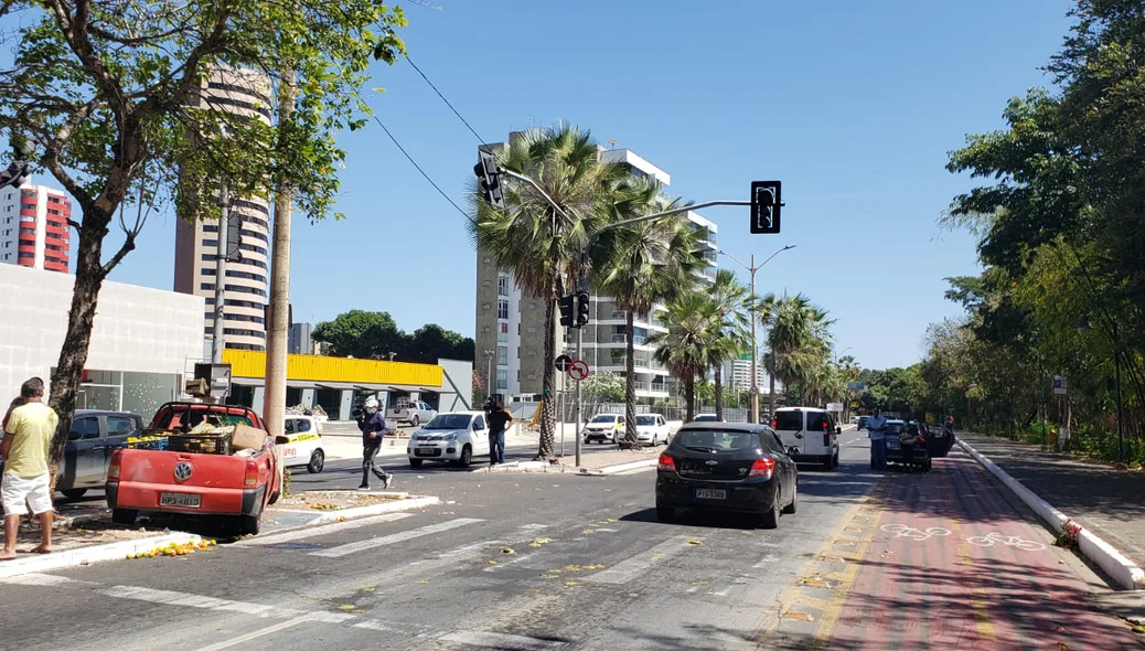 Acidente aconteceu na Avenida Marechal Castelo Branco com Rua São Pedro