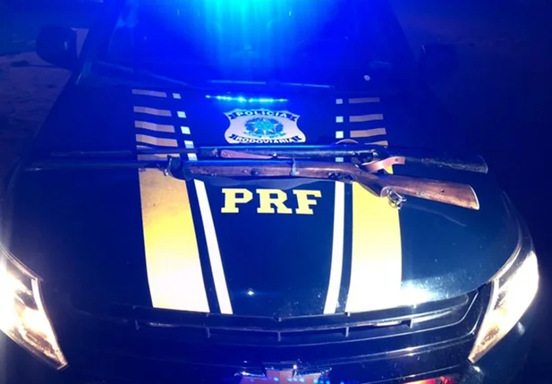 Armas apreendidas pela PRF em Monsenhor Hipólito