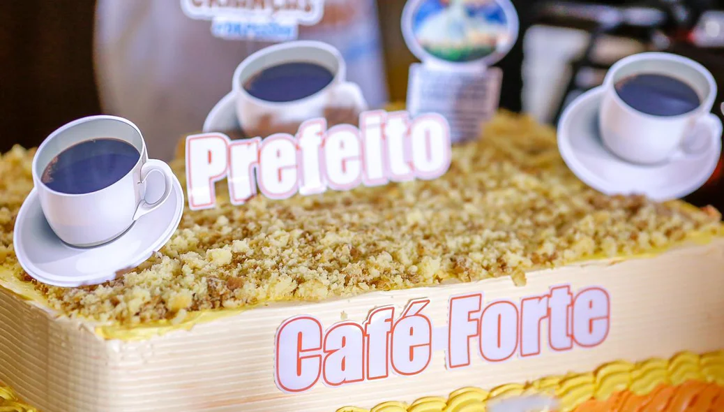 Bolo de aniversário do Dr. Pessoa