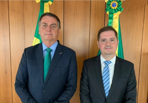 Bolsonaro nomeia novo Advogado Geral da União