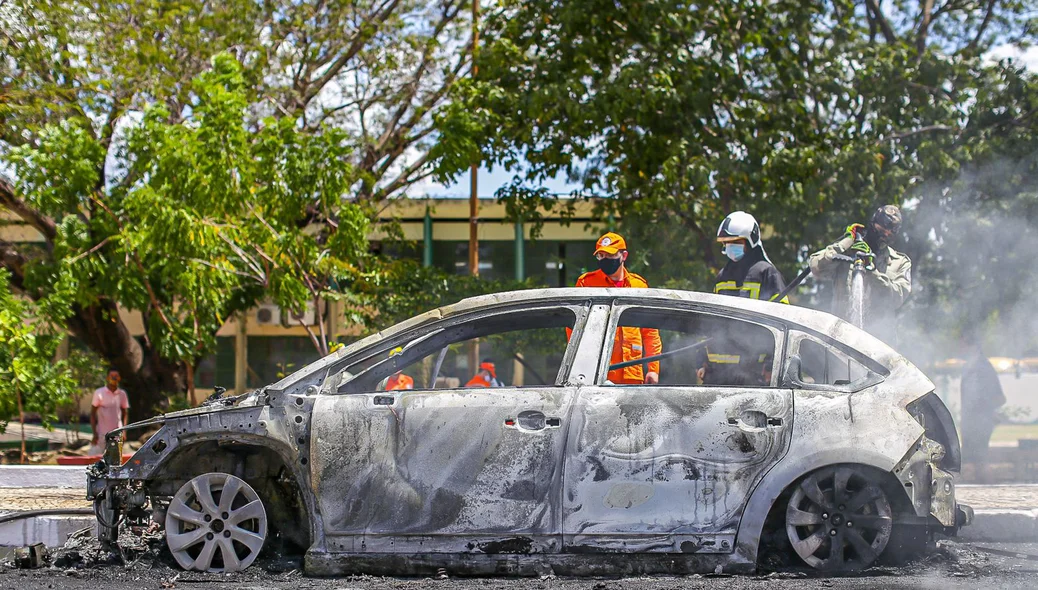 Bombeiros foram acionados