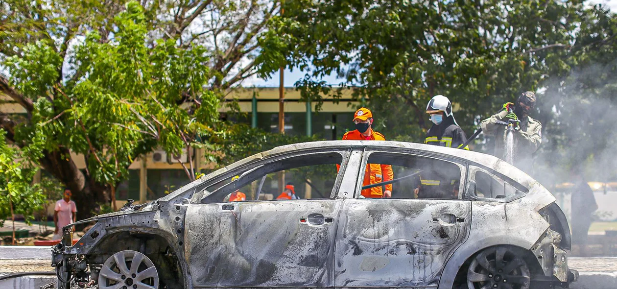 Bombeiros foram acionados