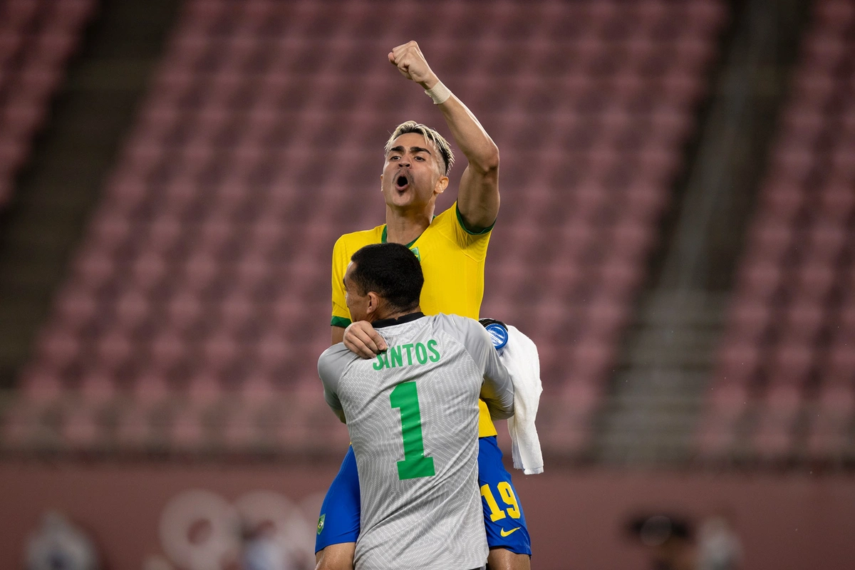 Brasil vence o México nos pênaltis e vai à final para tentar o bi no futebol olímpico