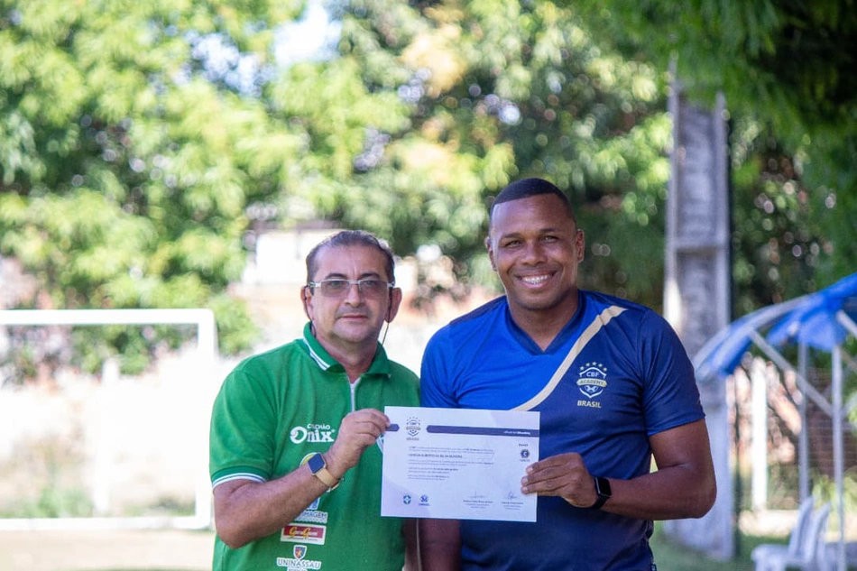 Carlos Alberto adquire licença C da CBF