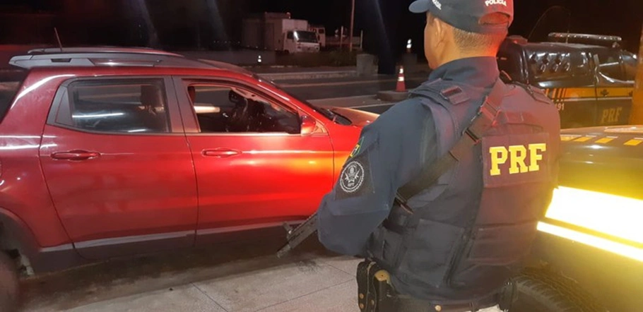 Carro havia sido roubado em 13 de agosto, no Rio de Janeiro